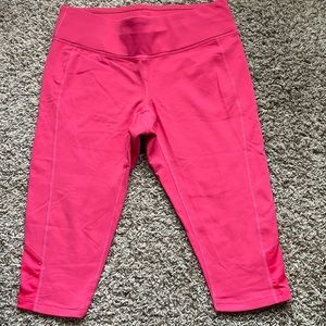 Lucy pink capri leggings